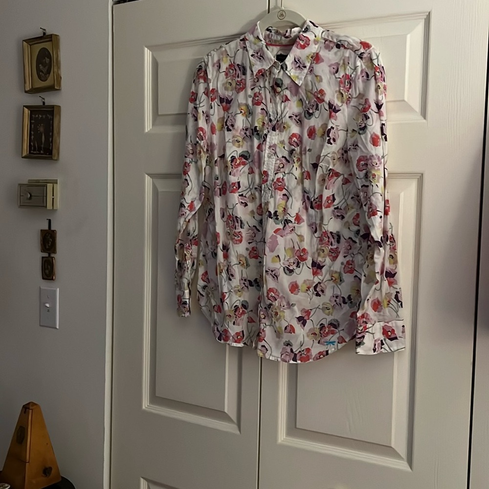Talbots size medium multicolor blouse. Beige background, multicolored background